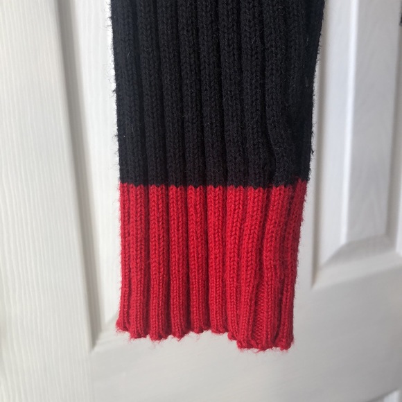 Vintage Clio Sweater Black and Red Size Small - Picture 4 of 7